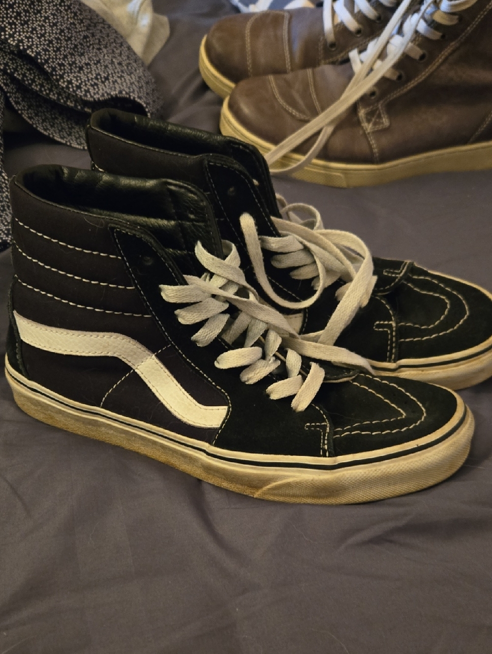 Classic Black White High-Top Skate Sneakers - Women
